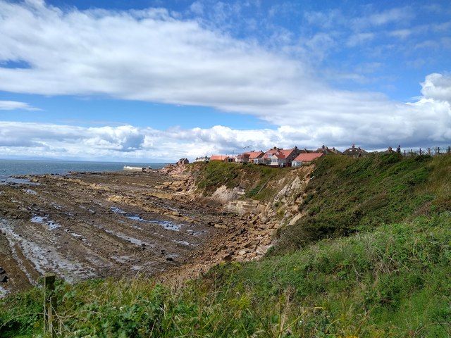Steep shore below Pittenweem