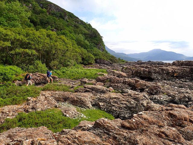 Path along the coast below Maol na Croige