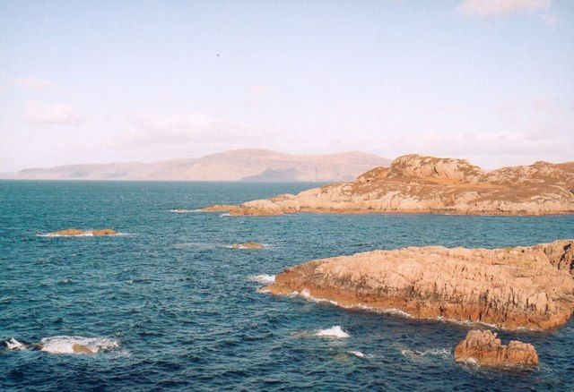 Rocky shoreline near Kintra
