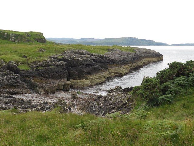 Rocky bay south-east of Ardmore