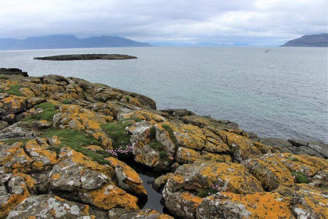 Lichen-covered rocks, Aird nan Uan