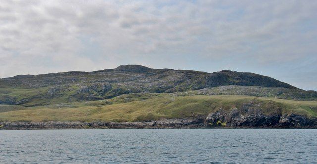 Dunes laid down on the rock bed of Sanndraigh