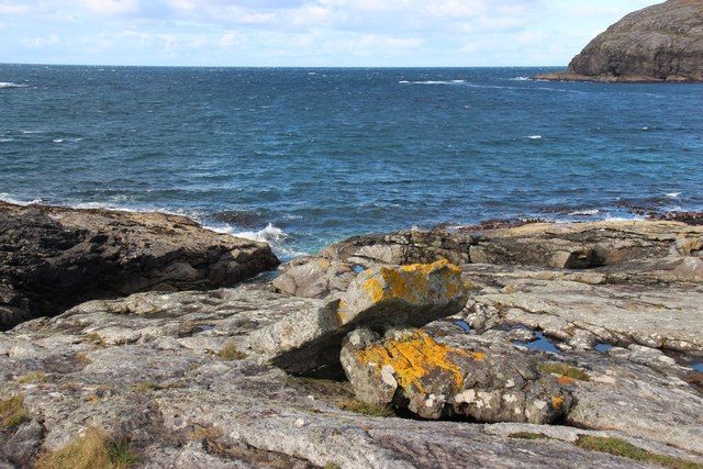 Rocky foreshore at Caolas Bhatarsaigh