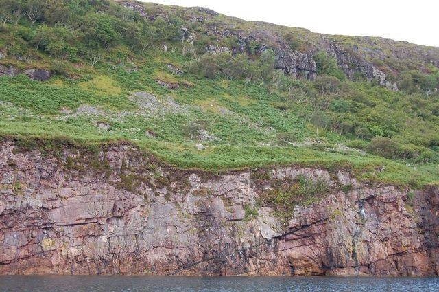 Coastline below Cnoc Leathan