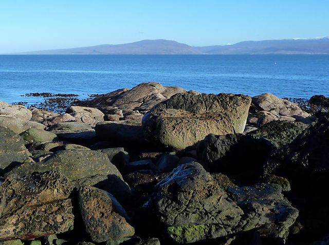 Bouldery shoreline south of Rubha nà Leac