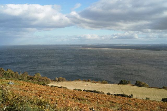 Footpath to the shore below Brown Hill