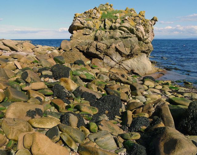 Seashore north of Eathie Burn