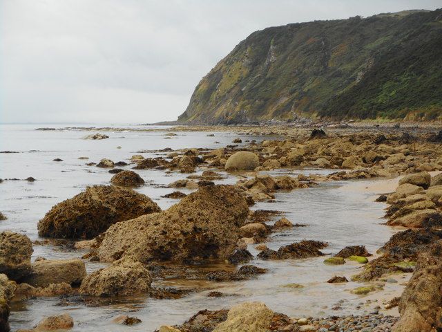 Rocky shore beside Tobar na Slainte