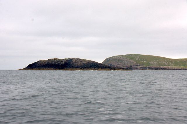 Siolaigh Bheag, north of Pabbay (Pabaigh)