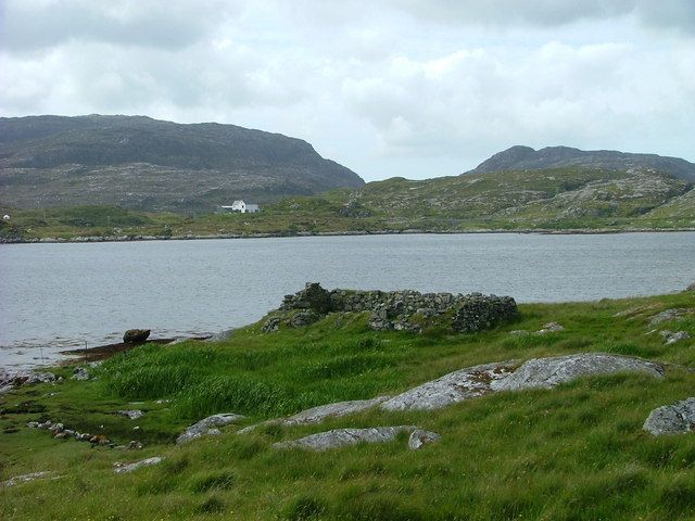 Ruin on the shore of Loch Stocanais