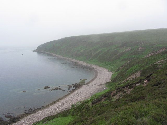 Coastline W of Cnoc Sgoraig with view towards Cailleach Head
