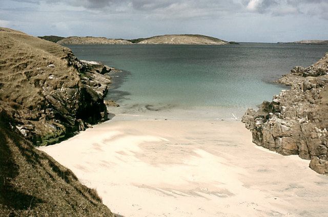 Cove by Rubha Sheotharaid