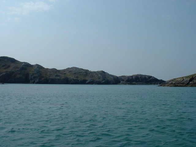Lagoon between Pabaigh Mor and Pabaigh Beag