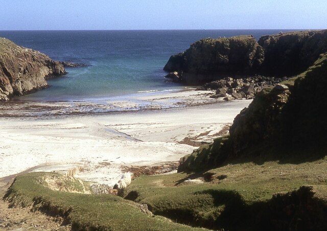 Small beach at Sinigeadh, Eye Peninsula