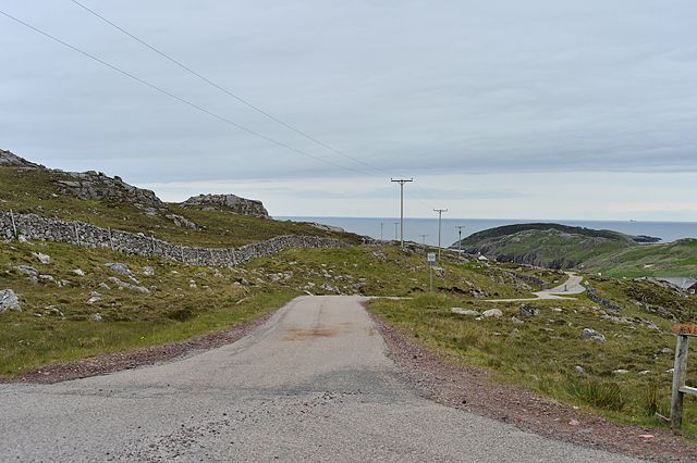 The road to Oldshore Beg