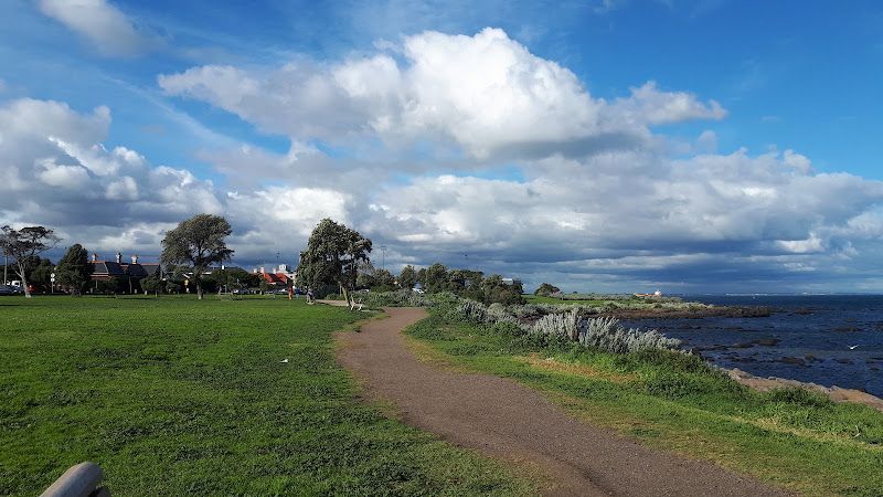 817M at North Williamstown(28224676692)