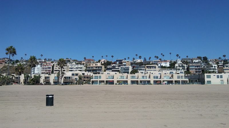 Night view of Playa del Rey