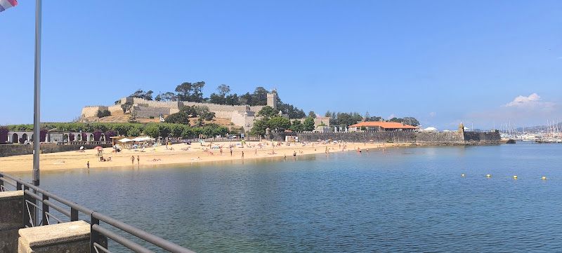 Hoguera de San Juan en la Playa del Vao