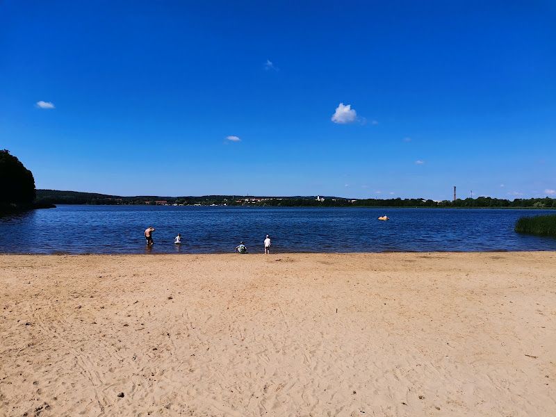 Plaża w Ratajach - kąpielisko nad Jeziorem Miejskim