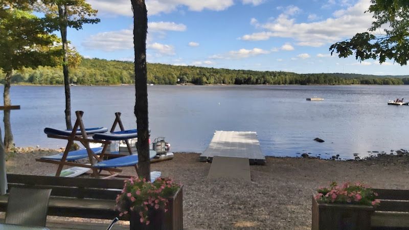 Fall's Lake Resort