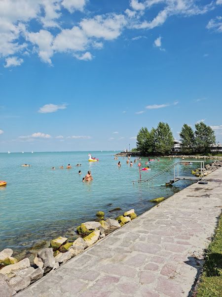 Tihany Napsugár Beach – Hajóállomási strand