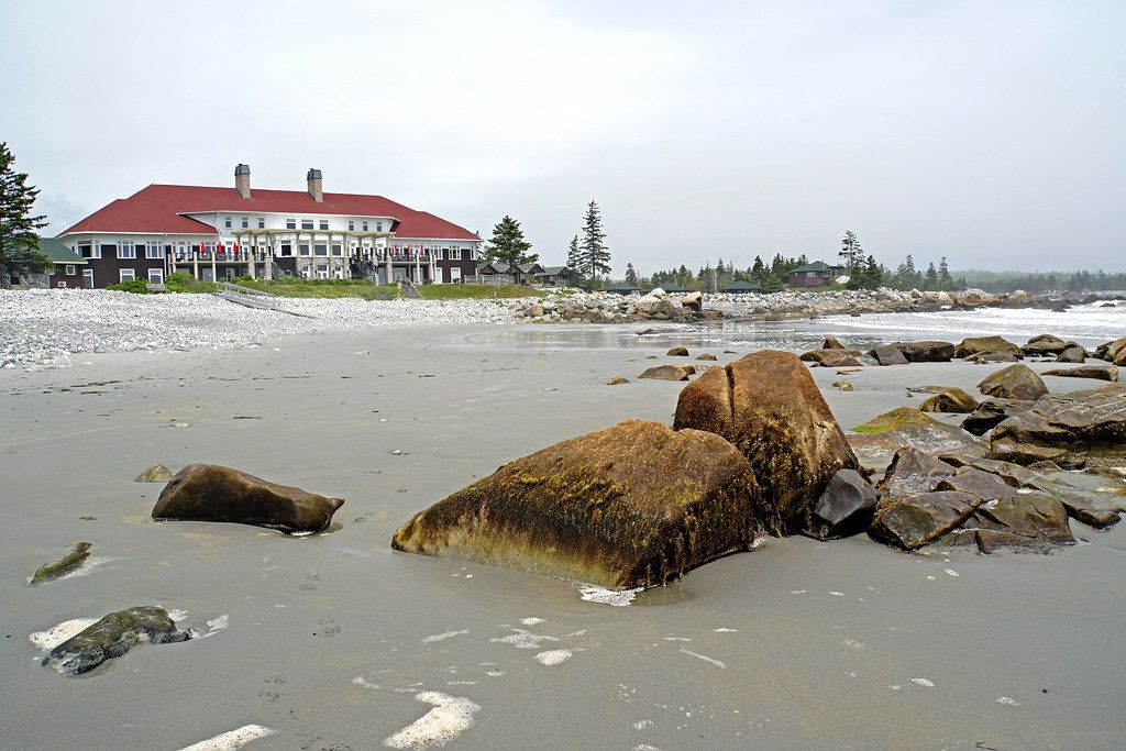 Natural Surf Lodge