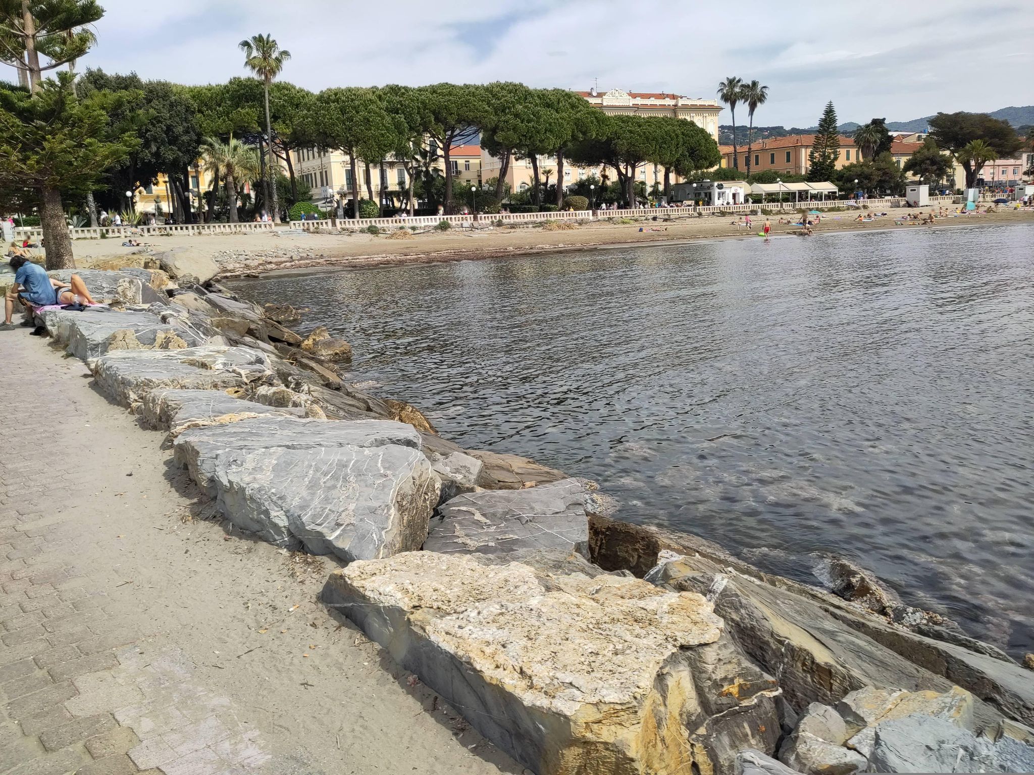 Spiaggia Libera Attrezzata Al Mappamondo
