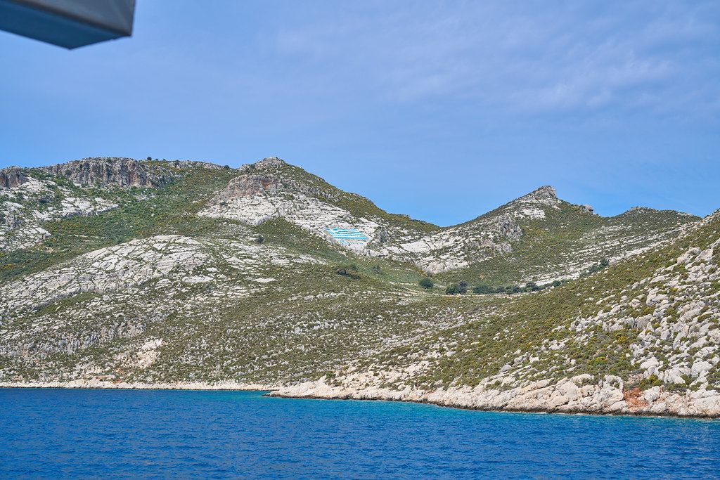 Plakes limestone Beach