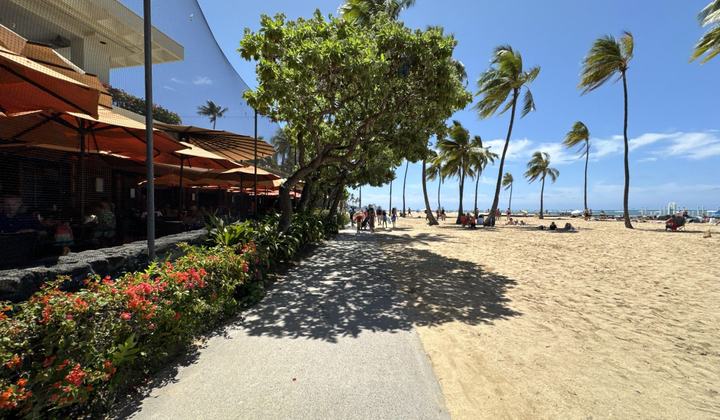 Duke Paoa Kahanamoku Beach Park