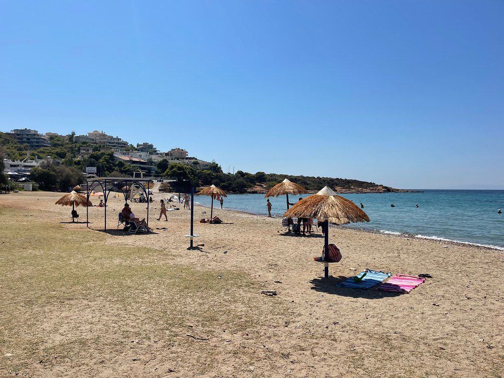Κεντρική παραλία Σαρωνίδας