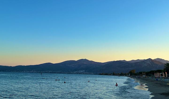 Salty Wave beach