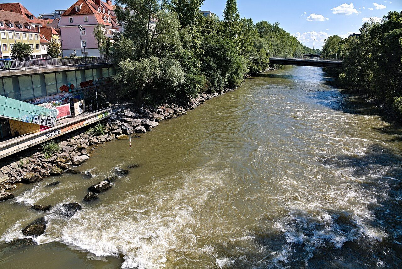 Surfwelle Graz Erzherzog-Johann-Brücke