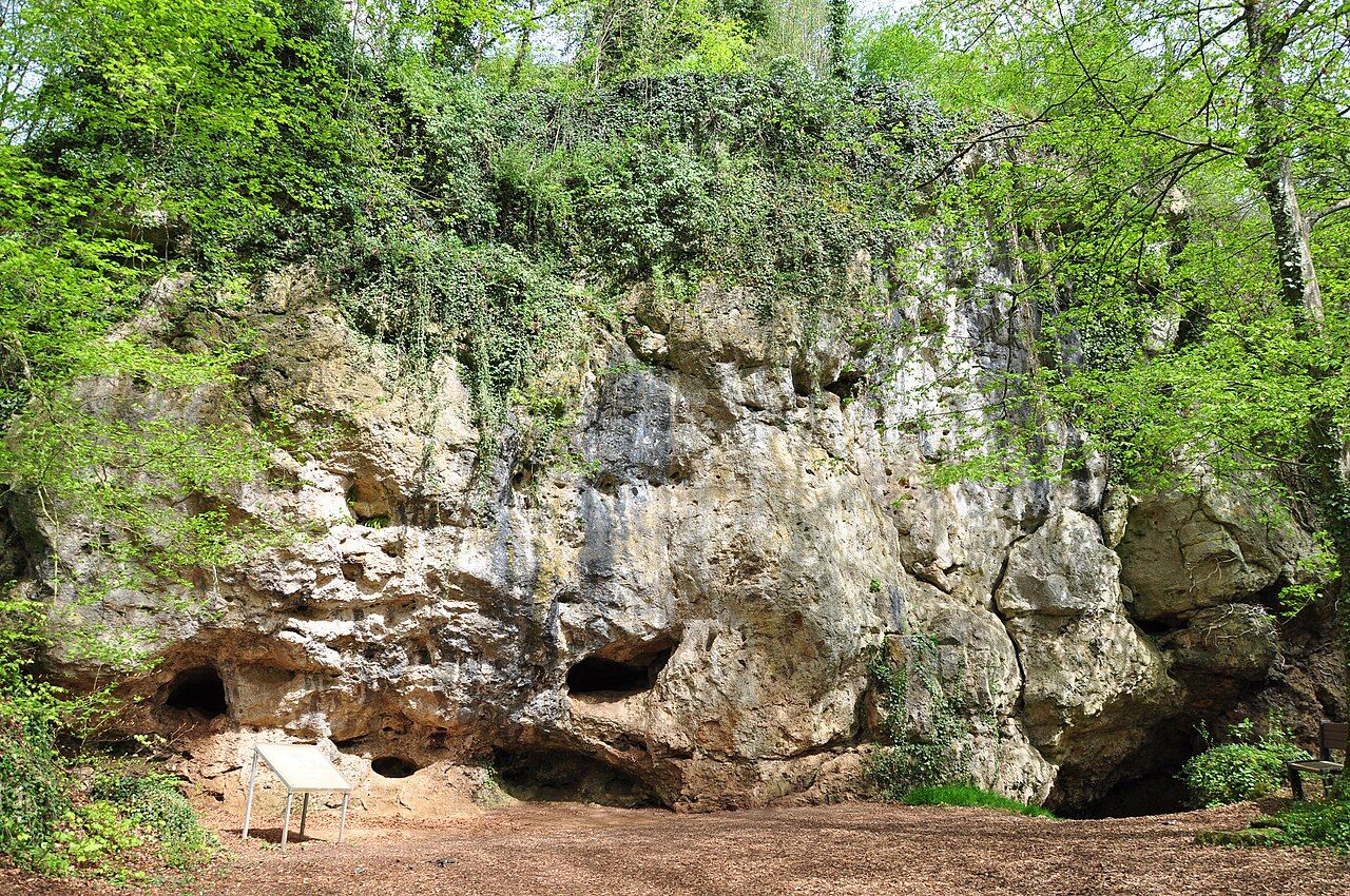 Kartsteinhöhle mit Kakushöhle