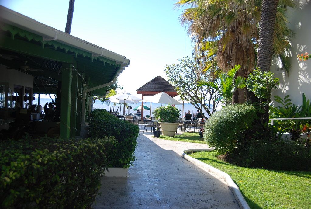 Mango Beach Bar Resort