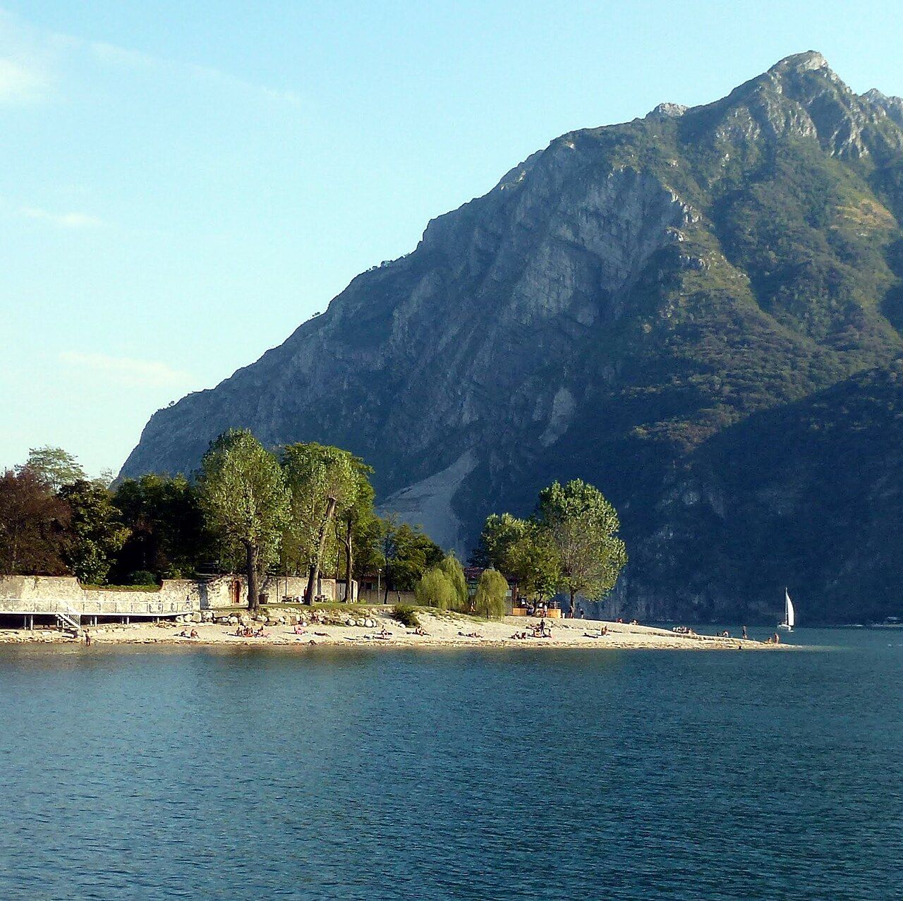 beach of Abbadia Lariana