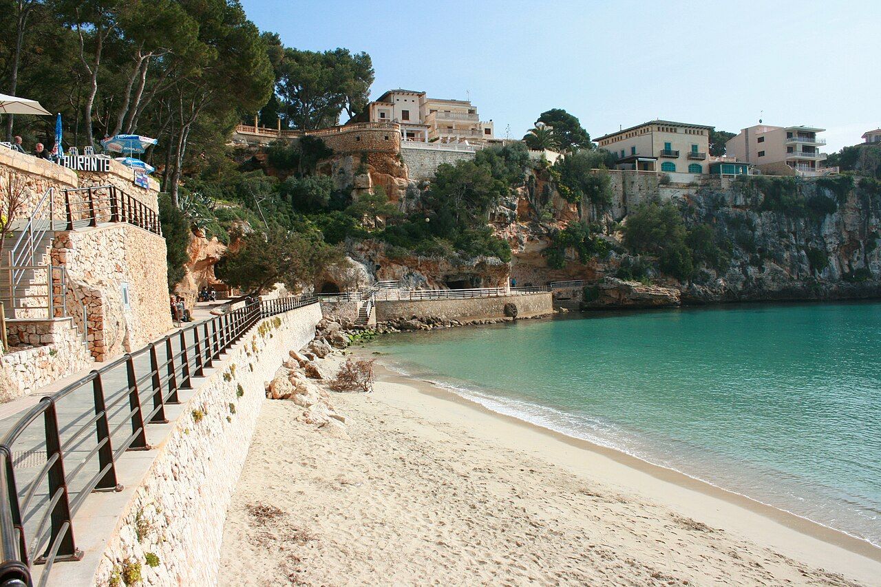 Portocristo beach